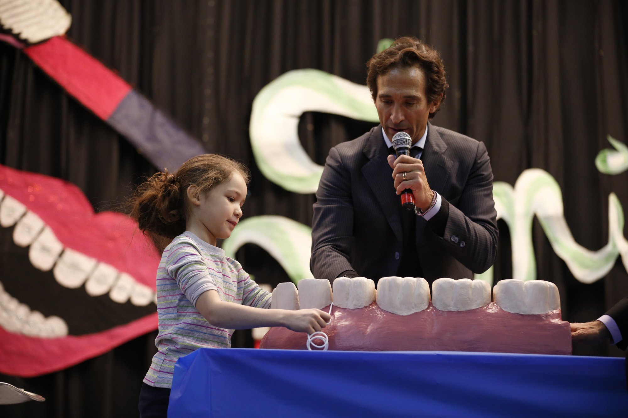 Dr. Levine teaching kids — Harlem Children's Zone